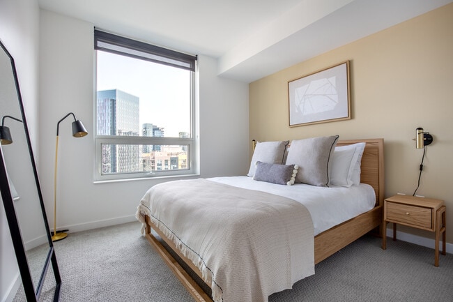 Building Photo - 109 S Division St