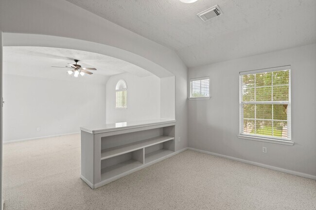 Building Photo - 4030 Chestnut Bend