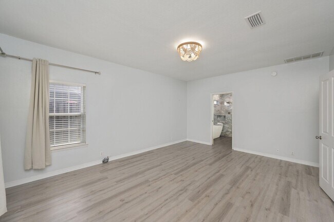 Building Photo - 1729 Wren Way