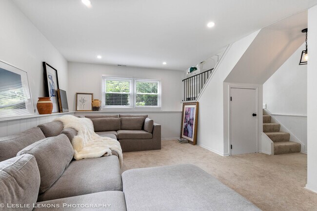 Building Photo - 685 Milton Dr