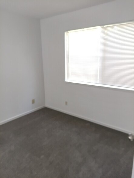 Building Photo - 14715 Cresta Ave