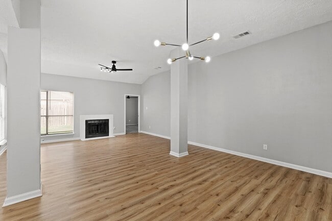 Building Photo - 7215 Trogon Ln