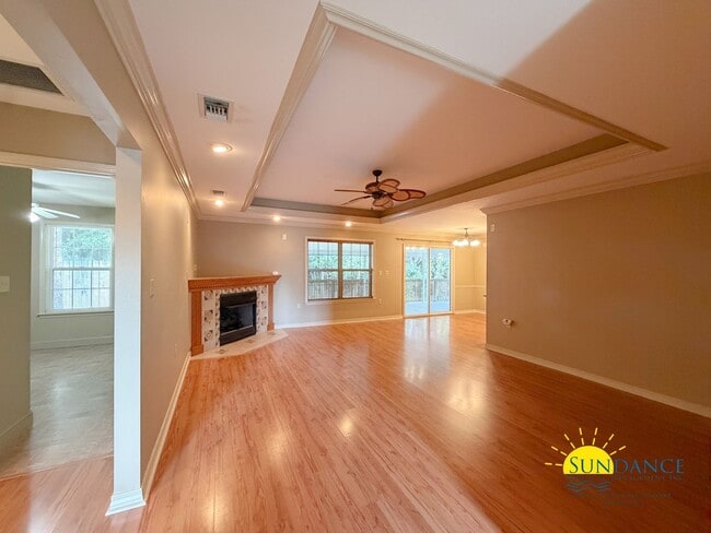 Building Photo - Charming 4BR Home in Fort Walton Beach Near Eglin AFB & Hurlburt Field!