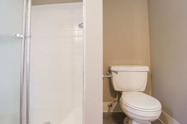 Building Photo - 2 Bed / 2 Bath Condo in Central Tulsa!