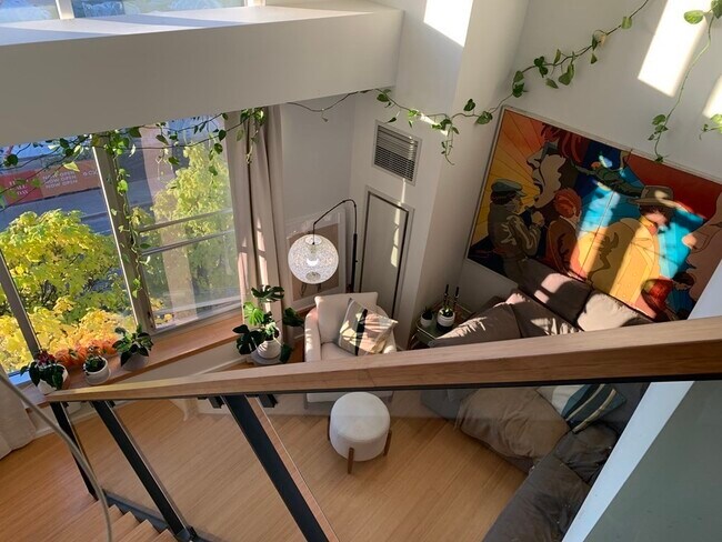 Building Photo - 1 Earhart St