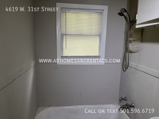 Building Photo - 4619 W 31st St