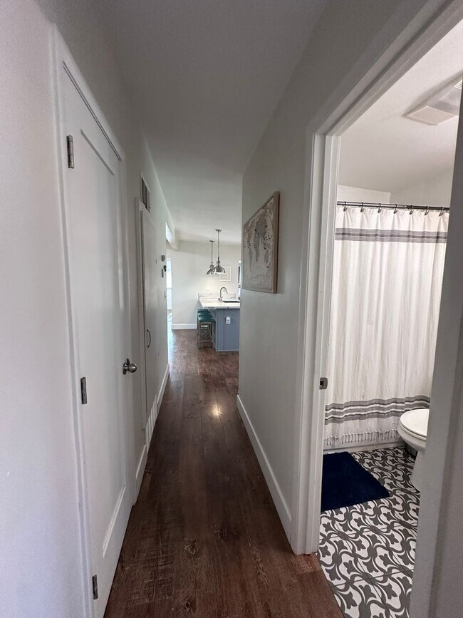 Building Photo - Open Floor Plan in this Stunning 3 bedroom 2 bath home in Imperial Beach!