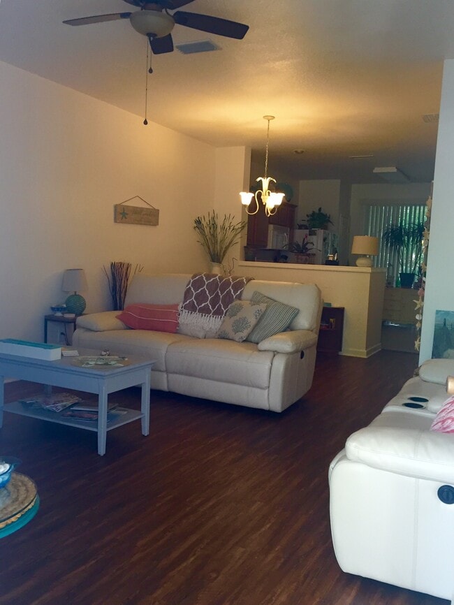 Building Photo - 3591 Lone Tree Ln