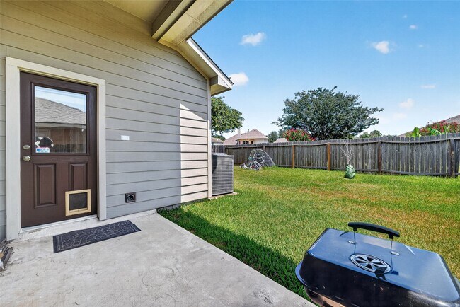 Building Photo - 26738 Henson Falls Dr