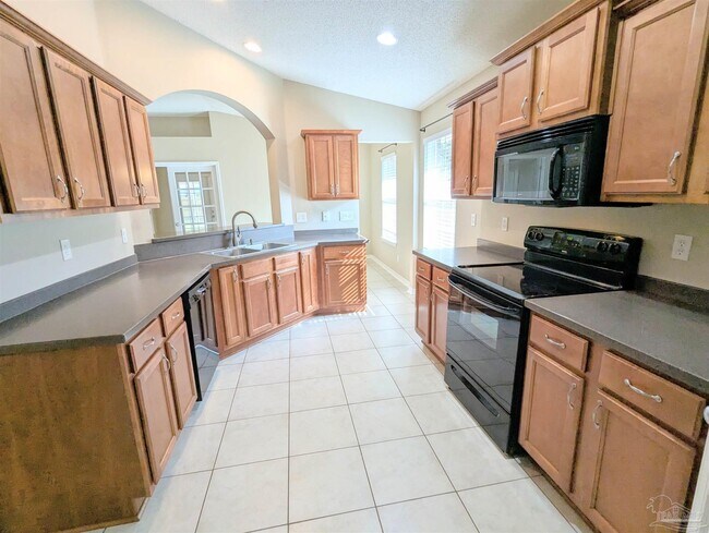 Building Photo - 5963 Ashton Woods Cir