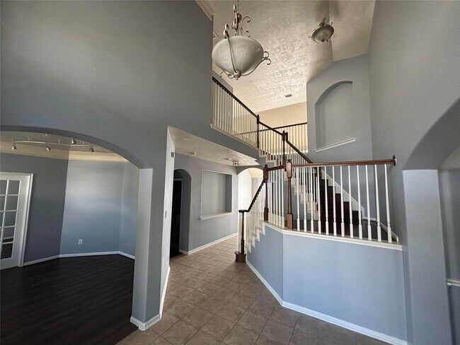 Building Photo - 12823 Dadebrook Ct