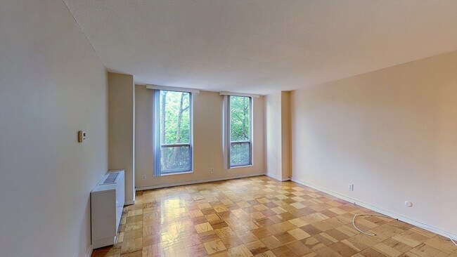 Building Photo - 77 Pond Ave