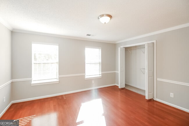 Building Photo - 2190 Surrey Trail