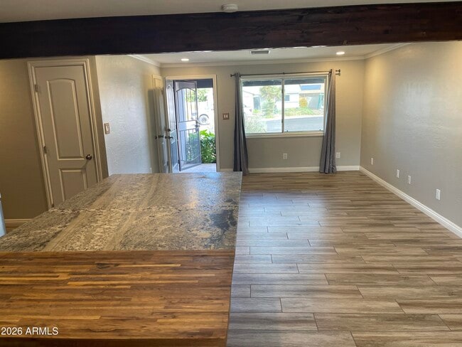 Building Photo - 3511 E Greenway Ln