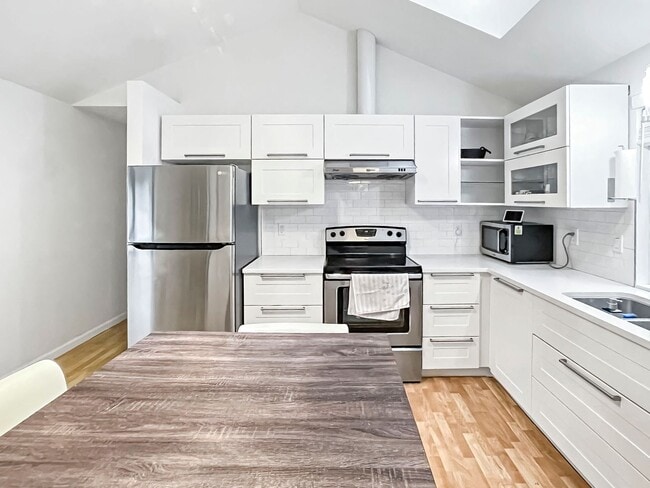 Building Photo - Charming Ballard 3BR Home with Patio, Garage in Prime Location