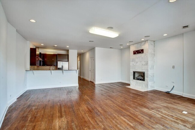 Building Photo - 3505 N Elston Ave