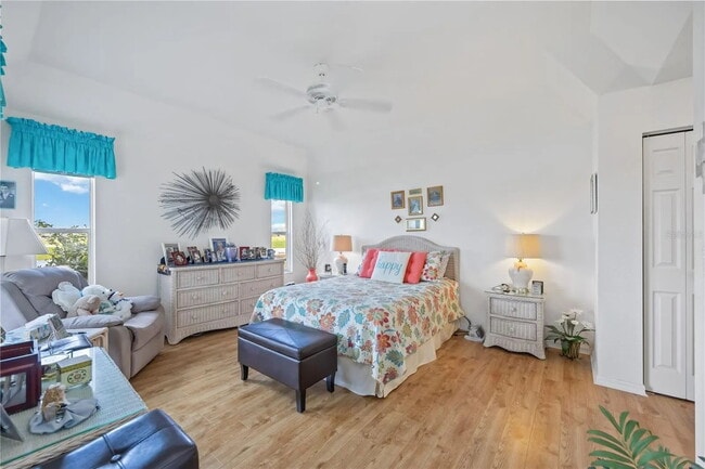 Building Photo - Immaculate Turn Key Furnished 2-Bed Condo ...