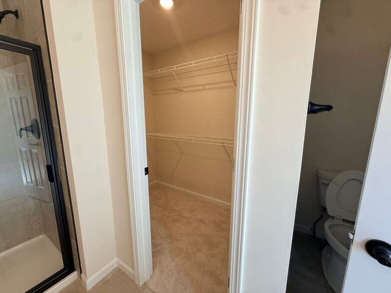 Building Photo - 7231 Grandway Dr