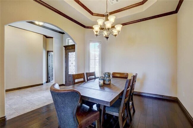 Building Photo - $500 Off First Month's Rent!!! St James Park Home in Norman - Community Pool!  Available in Now!