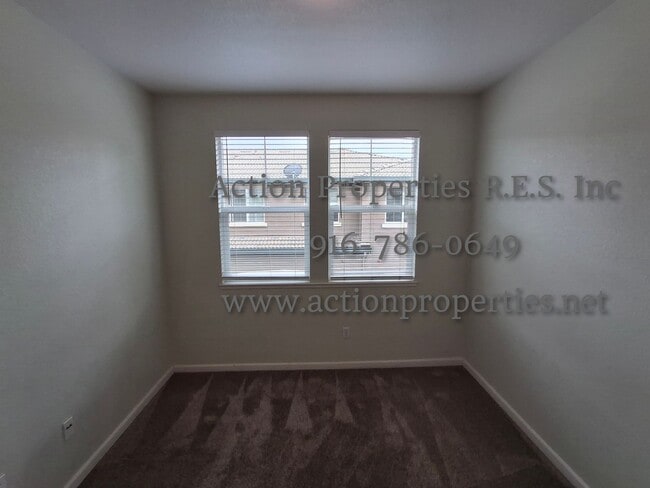 Building Photo - 2308 Las Palomas Loop