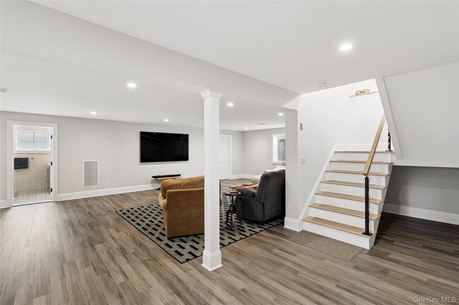 Building Photo - 47 Old Riverhead Rd