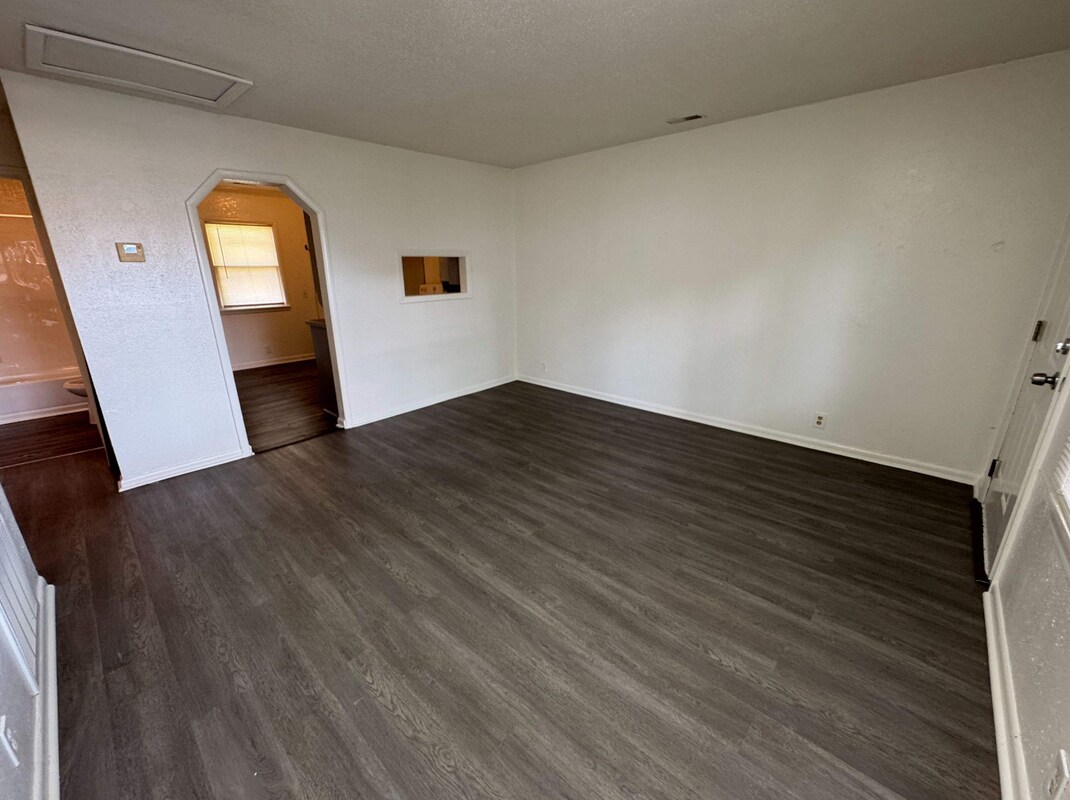 Building Photo - 209 Commercial St