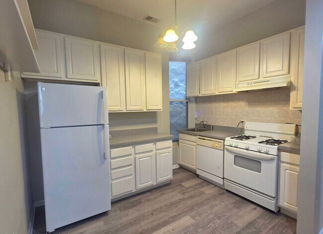 Building Photo - 1507 N Hudson Ave