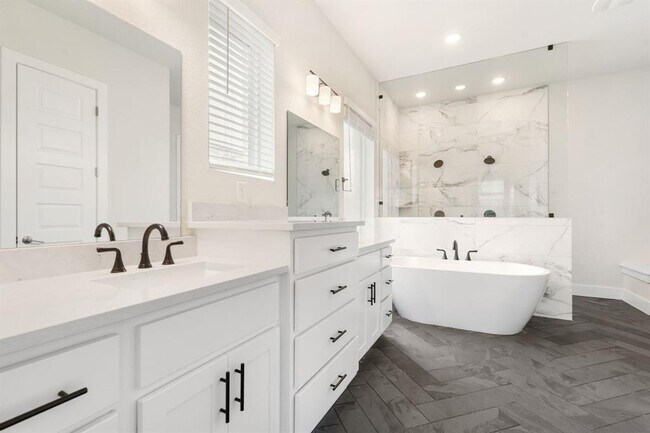 Building Photo - 504 Tomichi Trl