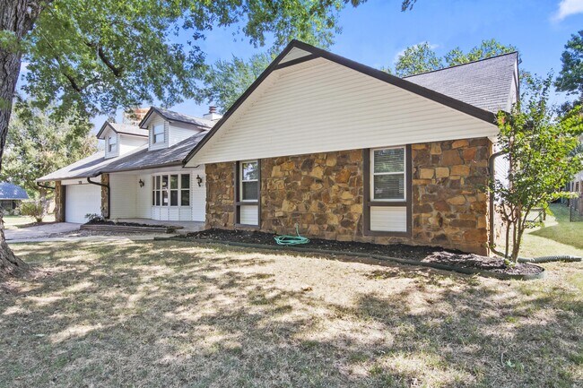 Building Photo - 11401 S 98th E Ave
