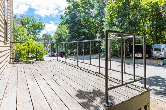 Building Photo - 21 Folsom St