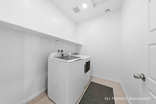 Building Photo - 1531 Emilia Xing Pl