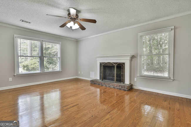 Building Photo - 101 Pepperwood Dr