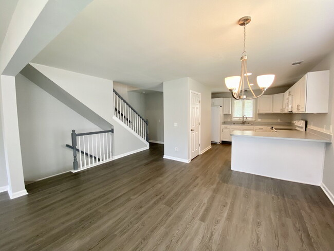 Building Photo - Spacious Townhome located on Hilton Head I...