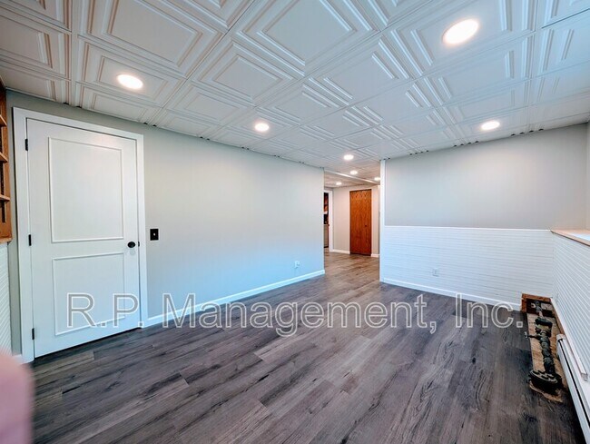 Building Photo - 26745 Freeport Ave