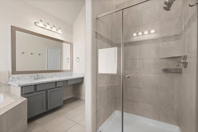 Building Photo - 2021 Cambridge Heights Pl