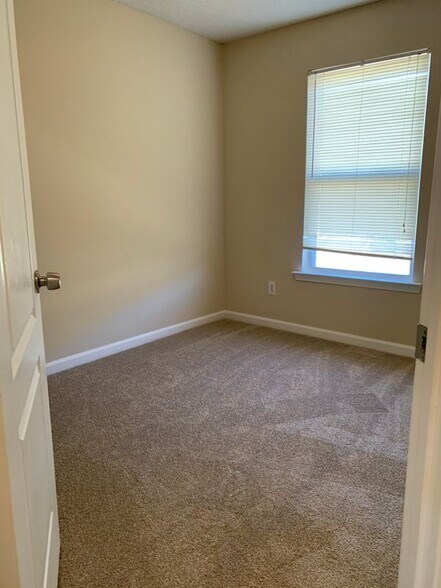 Building Photo - 2148 Bayrose Cir