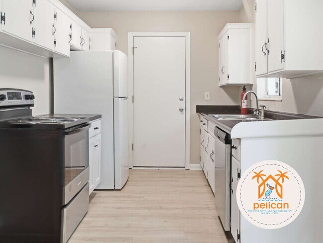 Building Photo - Charming 3-Bedroom, 2-Bath Home on a Shaded Lot in Pensacola