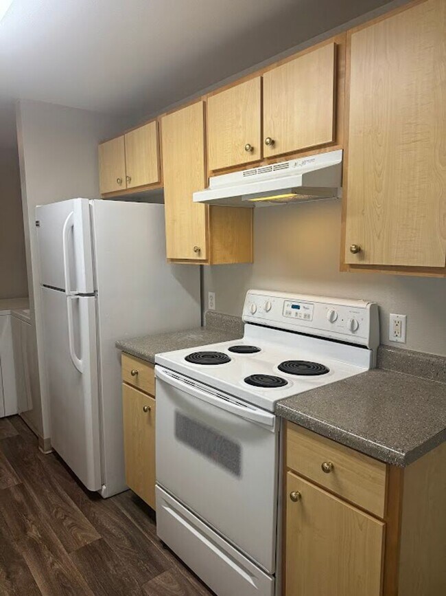 Building Photo - A New Wave of Living Here At Powell Court Apartments!