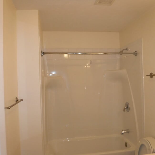 Building Photo - 1021 NE 2nd Ave