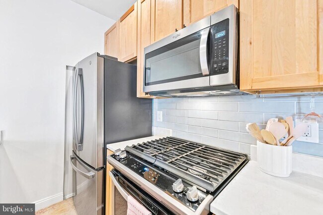 Building Photo - 1417 Chapin St NW