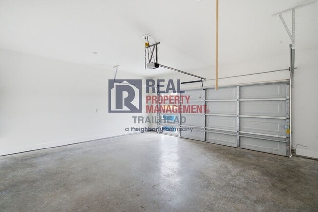 Building Photo - 5620 Van Horn Dr