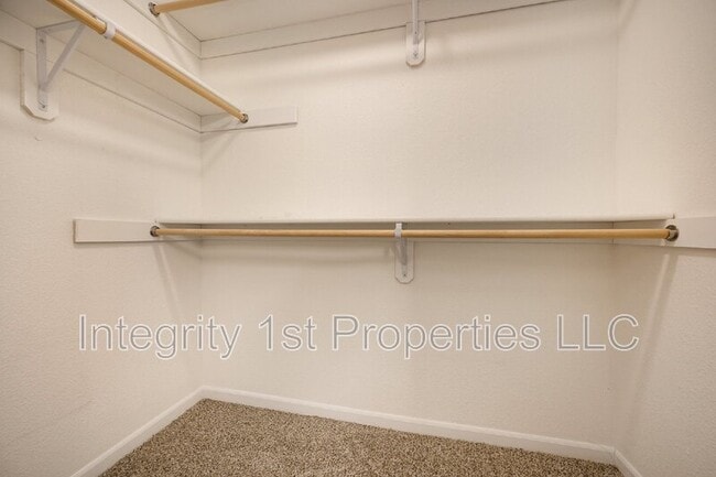 Building Photo - 8887 N Helena Ave