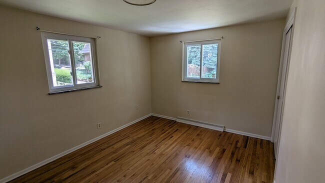 Building Photo - 321 Thorne Ave NE