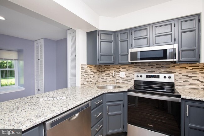 Building Photo - 322 Kings Croft Dr