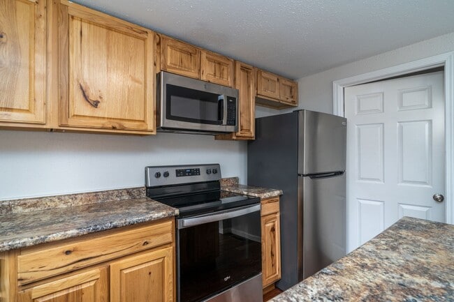 Building Photo - Recently Updated Single Family Home Available