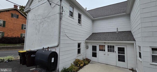 Building Photo - 2196 Spinnerstown Rd