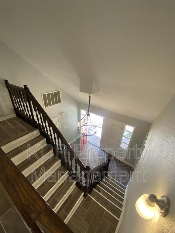 Building Photo - 2809 S 59th St