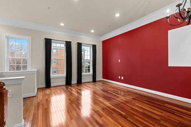 Building Photo - 3 Bed 2.5 Bath - Gaithersburg Townhouse - ...