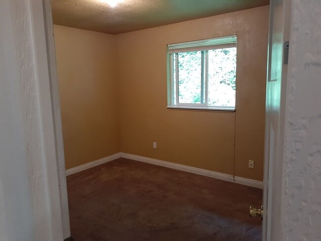 Building Photo - Shorecrest Beach Club Home- 3 bedrooms 1 b...