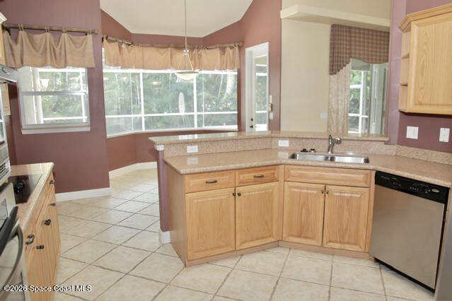 Building Photo - 915 Starling Way